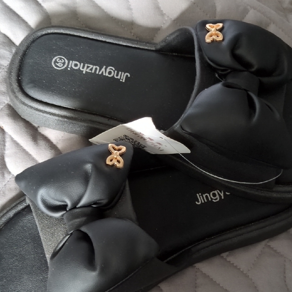 Women's Black Slide Sandals